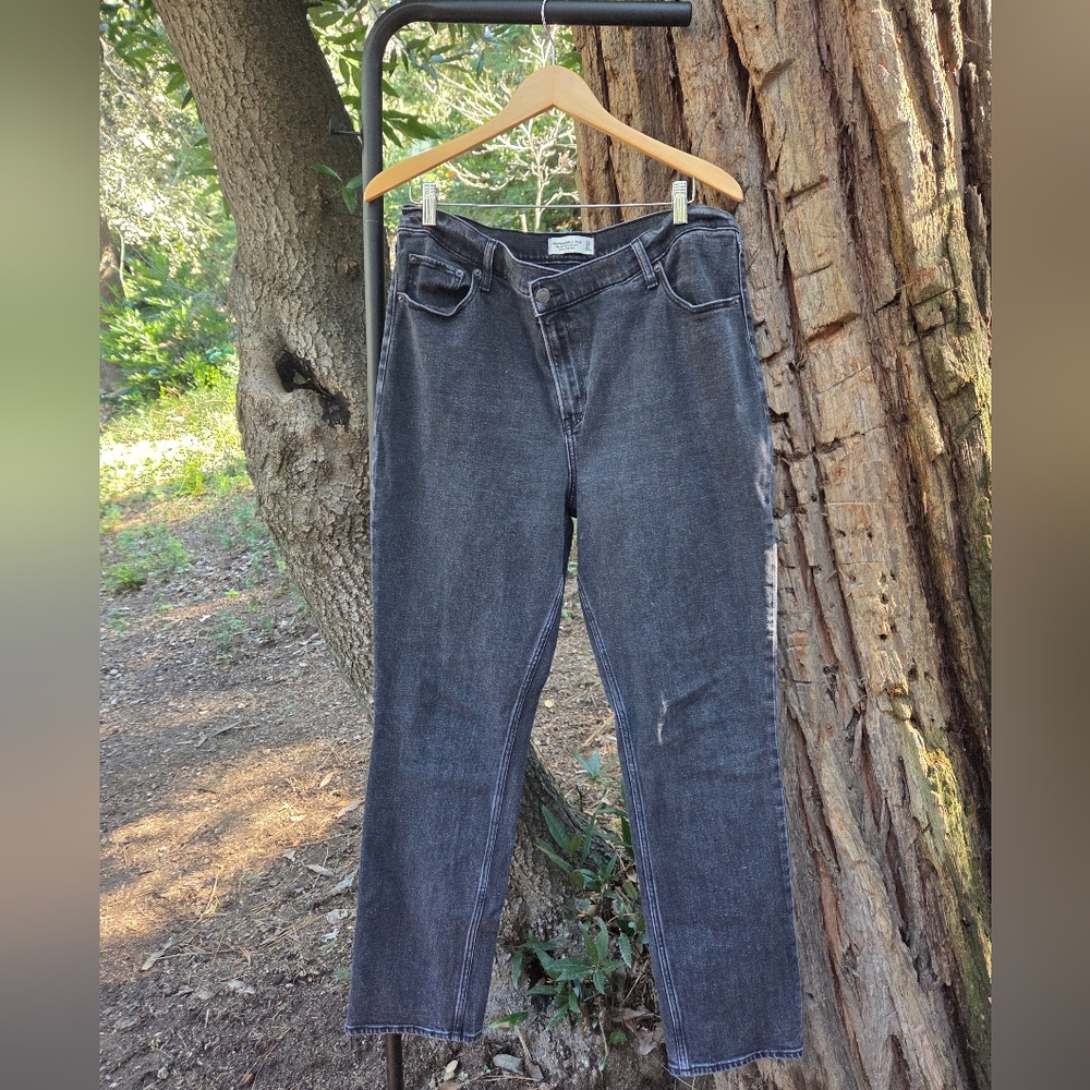 Abercrombie And Fitch The 90s Slim Straight Ultra High Rise Black Jeans Size 16